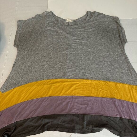 Oversized medium Gray, Purple, and Yellow Women's Top - Picture 8 of 8
